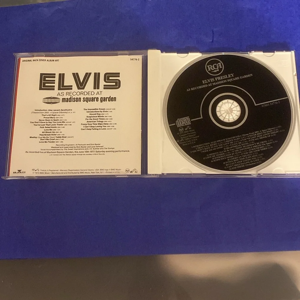 Elvis Presley CD - Picture 3 of 3